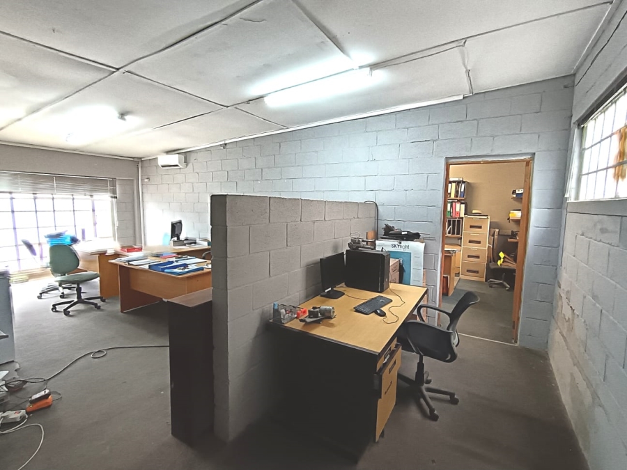 To Let Commercial Property for Rent in Cotswold Eastern Cape